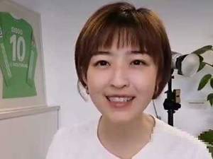前央视美女主持:C罗脱衣庆祝展示力量之美