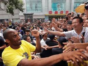 60E球迷跟你开玩笑？科比也不知道为何他在中国如此受欢迎