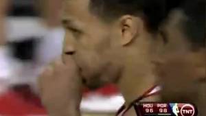 这恐是姚明在NBA最遗憾一球,没有罗伊0.8秒,他将收获生涯唯一绝杀