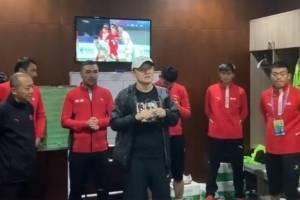 孙继海更衣室激励新疆队:今天代表新疆,以后代表国家