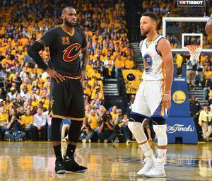 NBA官网评2010年代重大时刻——詹姆斯与勇士交相辉映