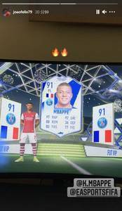 菲利克斯晒FIFA22开包成果:姆巴佩一张,身穿阿森纳球衣