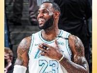 ESPN球员排行詹姆斯列第三 名嘴:说他不在最顶端还为时尚早