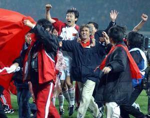 国足出线20周年记:神奇主帅带队走上巅峰,谁料下次惊喜遥遥无期