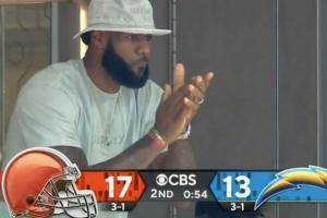 大牌观众！詹姆斯现场观战NFL 支持家乡球队克利夫兰布朗队