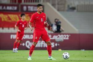 粤媒:国足客战沙特或重拾五后卫 锋线两归化阿兰洛国富继续替补