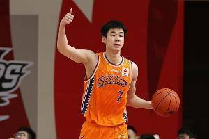 状态火热!郭昊文半场出战11分钟独得20分3篮板1助攻