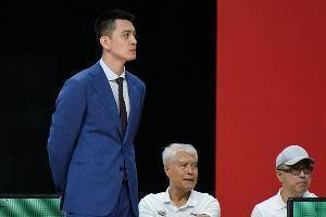 杨鸣:队内最大的问题是伤病 郭艾伦&吴昌泽&刘志轩都有伤在身