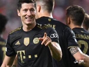 萨内梅开二度，莱万破门，欧冠小组赛拜仁客场4-0大胜本菲卡