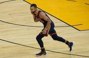 NBA历史仅出现27次单场至少10篮板8三分 库里2次做到