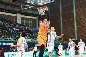 未能救主!王哲林19中10空砍27分9板