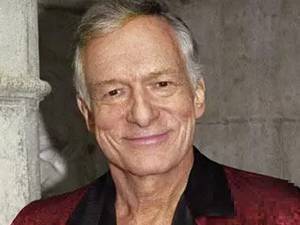 这老爷子凭亿近人啊!Hugh Hefner曾在斯台普斯左拥右抱