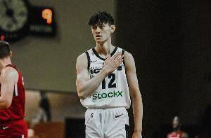 选秀专家:曾凡博表现引关注 一些NBA球探认为他具备首轮潜质