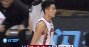 屡献暴扣!上海男篮小将李添荣15中12 砍下26分5板3助2断
