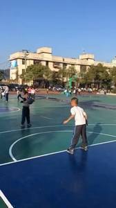 篮球教学:小学生教你如何拜佛过人!