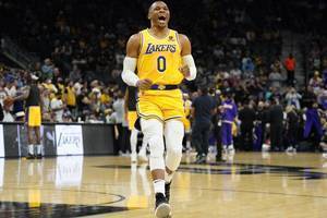 詹姆斯:威少和罗斯是NBA历史上最劲爆的控卫