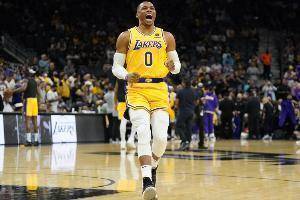 詹姆斯:威少和罗斯是NBA历史上最劲爆的控卫