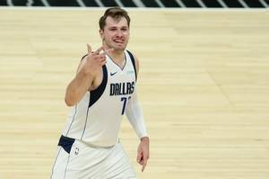 东契奇131次至少20分5板5助 超越诺维斯基独居队史第一