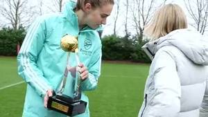 枪手排面+颜值担当！米德玛被评为2021年度BBC最佳女足队员！