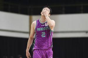 CBA官方更新伤情报告:丁彦雨航膝关节受伤 预计康复时间8周
