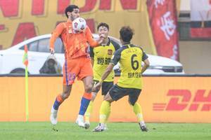 沪媒：泰山争冠有三大优势，领跑积分榜、五外援阵容、板凳深度