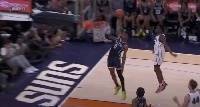继续用NBA球馆！布朗尼客战佩里高中秀暴扣 詹姆斯&保罗现场观战