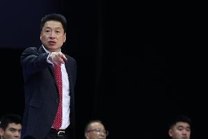 李春江：整场比赛大家做得非常棒 赢球是一起努力的结果