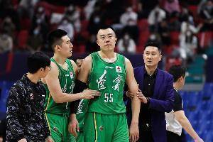 辽宁官方:韩德君鼻骨骨折 近日将返回沈阳进行治疗