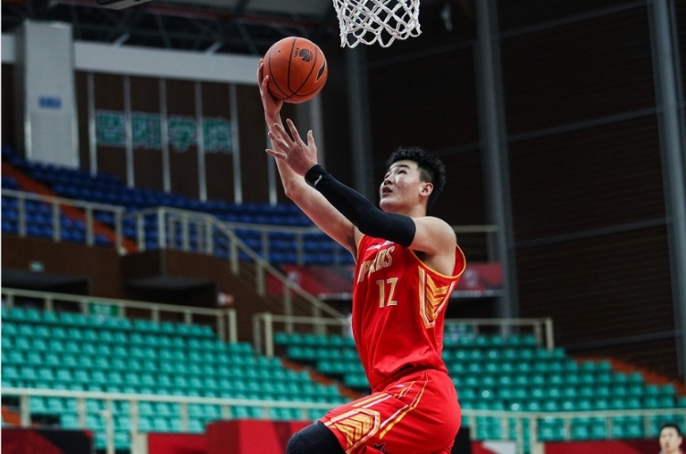 超级高效!顾全11中8得到21分6篮板3助 正负值+31