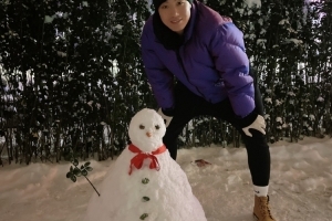 翟晓川微博晒照:上次堆雪人儿大概是20年前吧!