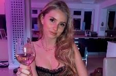 ?莱诺妻子vs特纳女友,下赛季阿森纳太太团颜值即将暴跌?