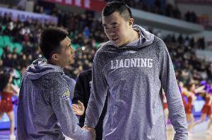 杨鸣:现在的辽宁仍是郭艾伦和韩德君的时代 他们是球队基石