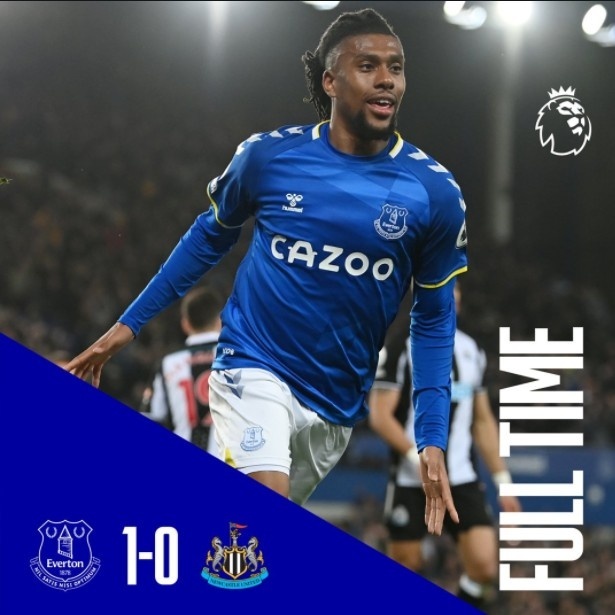 英超-十人埃弗顿1-0纽卡斯尔联 伊沃比绝杀阿兰染红