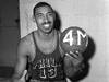 1967年的今天:张伯伦打满全场摘下41板创NBA季后赛篮板纪录