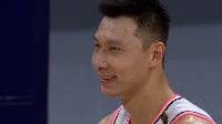 阿联周鹏吐槽裁判: “不要跟他们讲职业” “我眼睛被打还在笑”