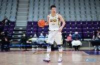 西热力江:只要孙铭徽别装太大的牌 广厦3-0上海没问题