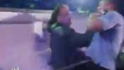 网友恶搞：当维拉看着英超三轮不胜的阿森纳时...