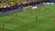 队友最后时刻禁区内倒地,C罗找裁判理论,裁判示意不是点球