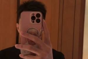 忘年交?郭艾伦晒Tatan头像手机壳:十岁小孩设计送我的