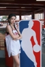 是真爱火箭啊!腾讯新晋女主播炼炼这一身反差感穿搭是真美?