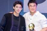 高颜值父子!李明社媒晒与李嗣镕合影:一起观看世俱杯揭幕战