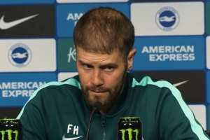许尔策勒:安菲尔德球场氛围很特殊,我们要带着取胜目标前往客场